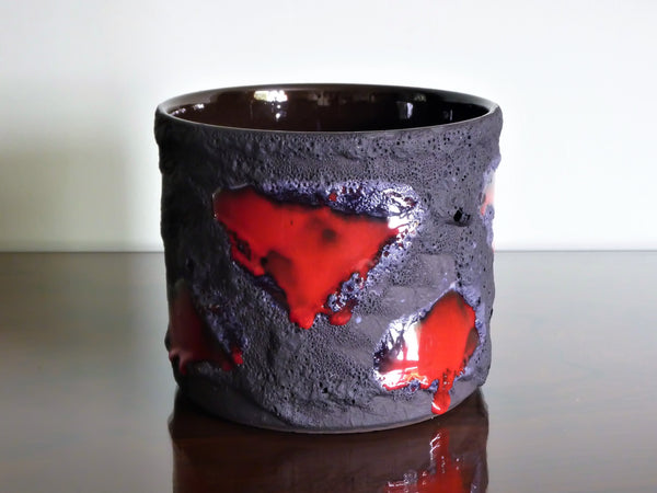 Marei planter, black lava with red glaze