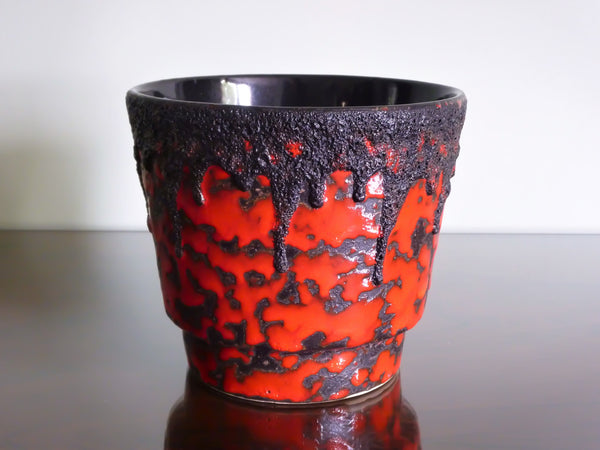 Fohr planter, red and black lava glaze